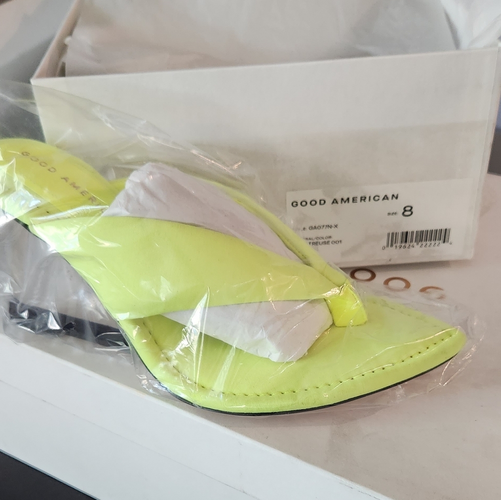Good American- Cinder-f*king-rella -Thong Wedges - Chartreuse - Size 8 - Picture 2 of 2